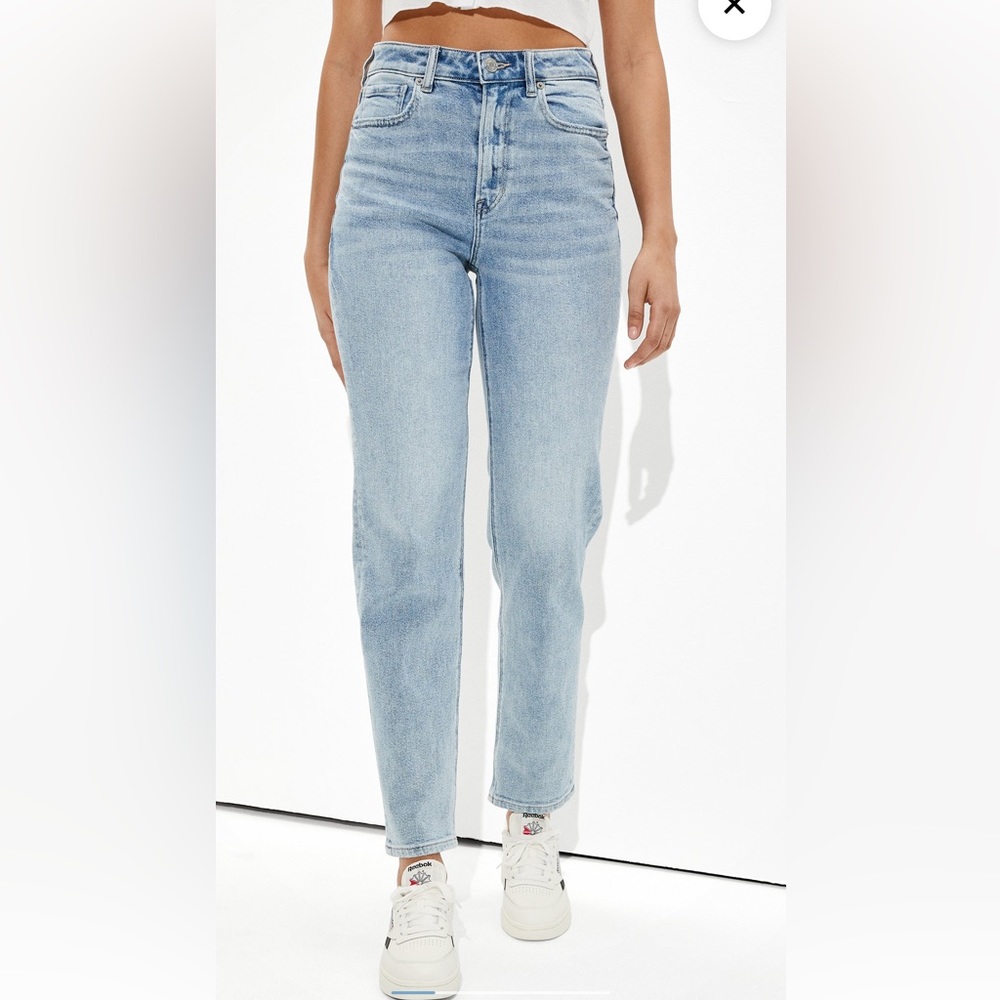 AE Light Wash Mom Jeans